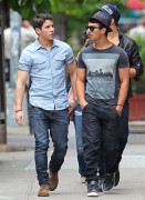 Ник Джонас (Joe, Nick Jonas) take a stroll through Soho after eating brunch at Peels in New York City on May 7th, 2012 (7xHQ) 976b8b202419345